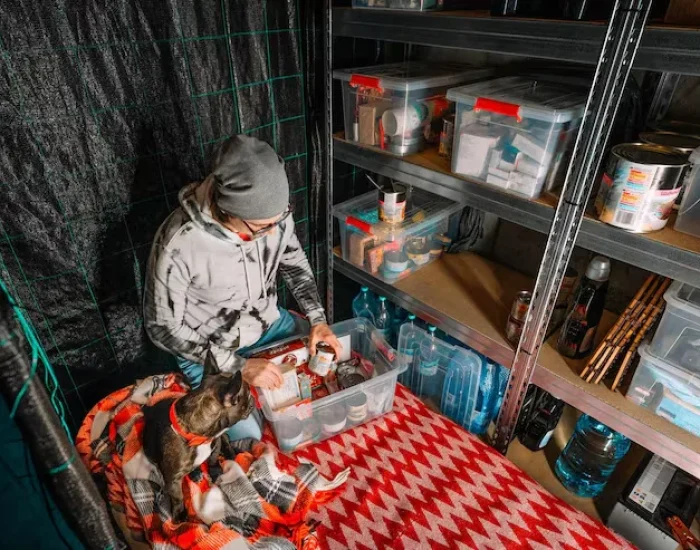 Crate Preparation and Comfort Setup